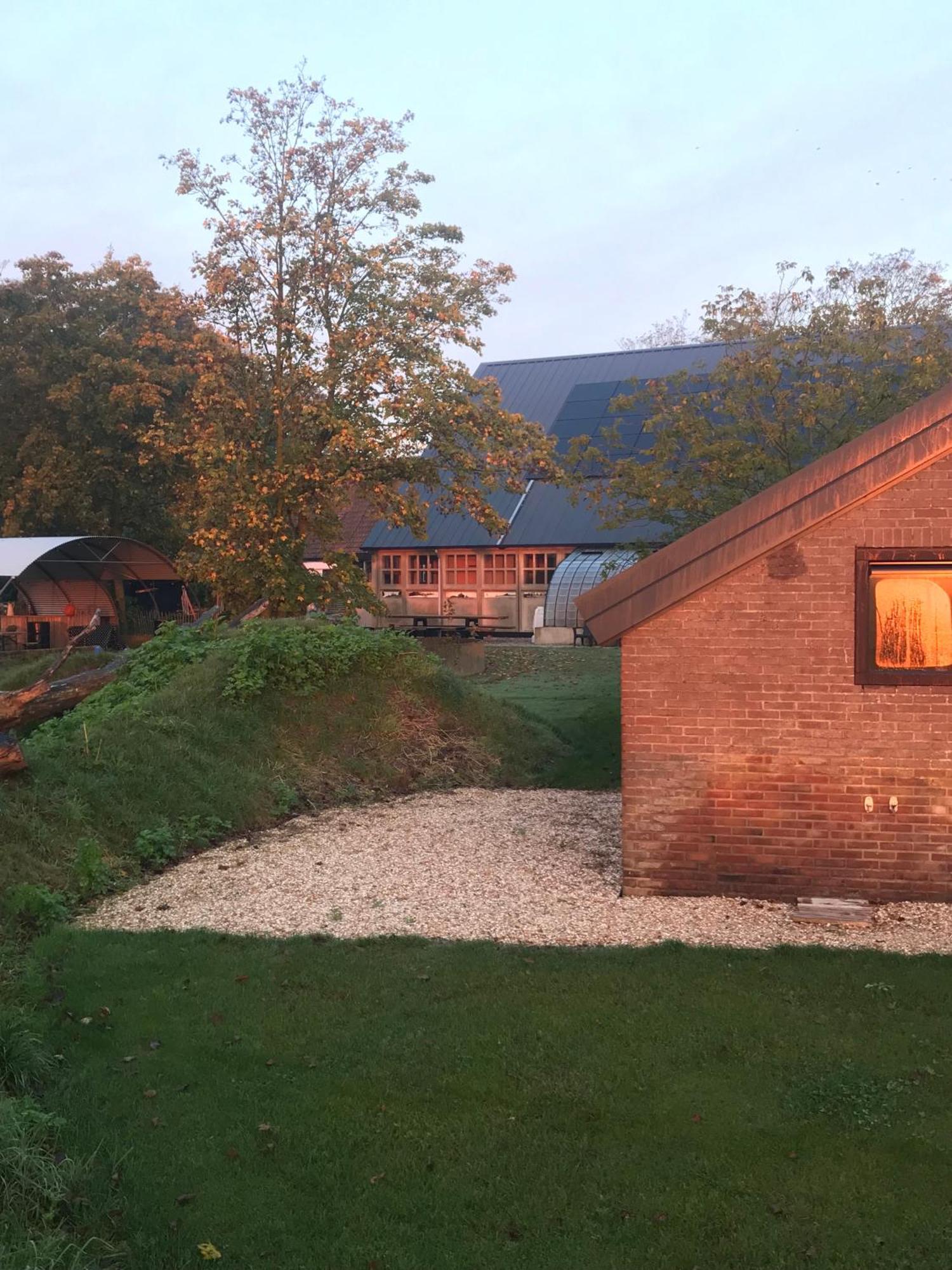 Bed and Breakfast Bed En Brood In De Kapschuur - Boerderij De Zuiderkrib Kraggenburg Zewnętrze zdjęcie