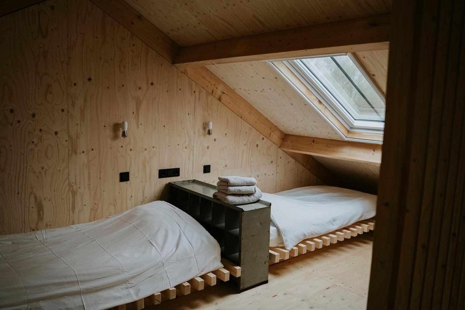 Bed and Breakfast Bed En Brood In De Kapschuur - Boerderij De Zuiderkrib Kraggenburg Zewnętrze zdjęcie