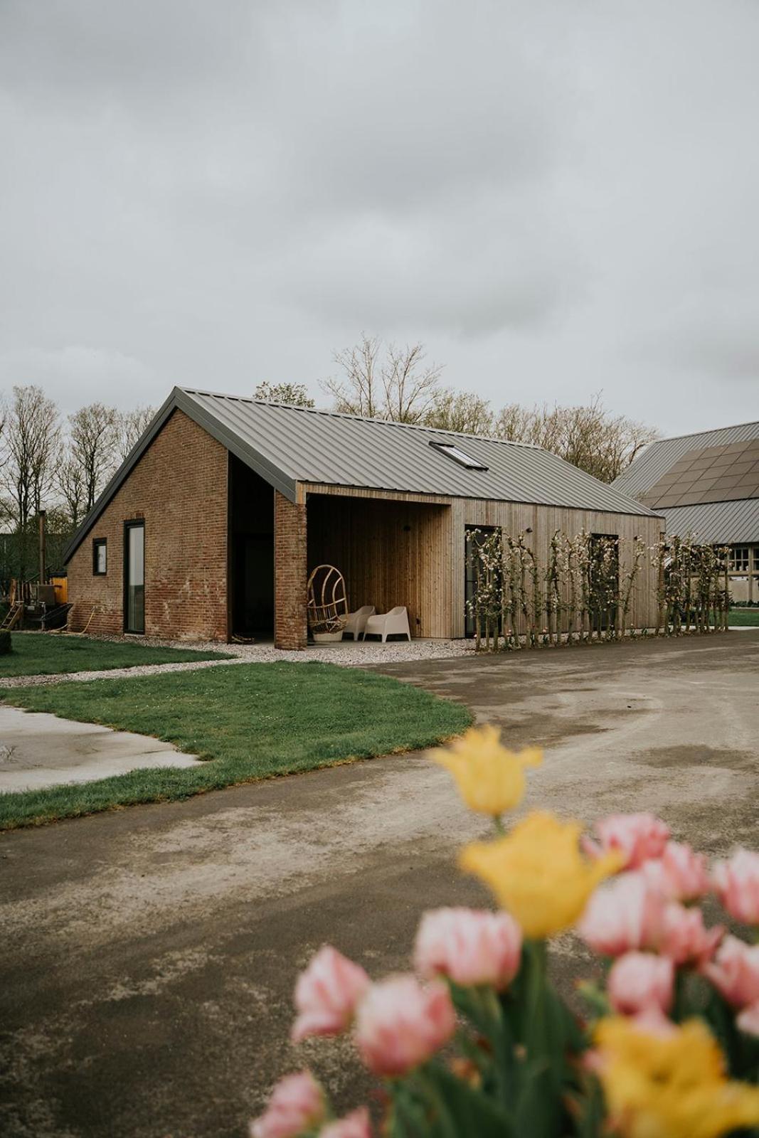Bed and Breakfast Bed En Brood In De Kapschuur - Boerderij De Zuiderkrib Kraggenburg Zewnętrze zdjęcie